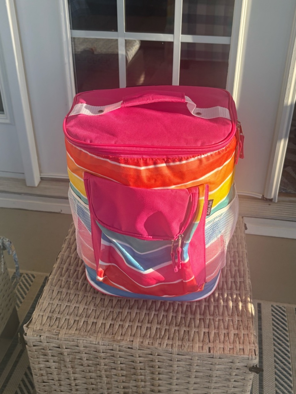 New Rolling Cooler Insulated Tote . Perfect for the pool or beach 🏖️